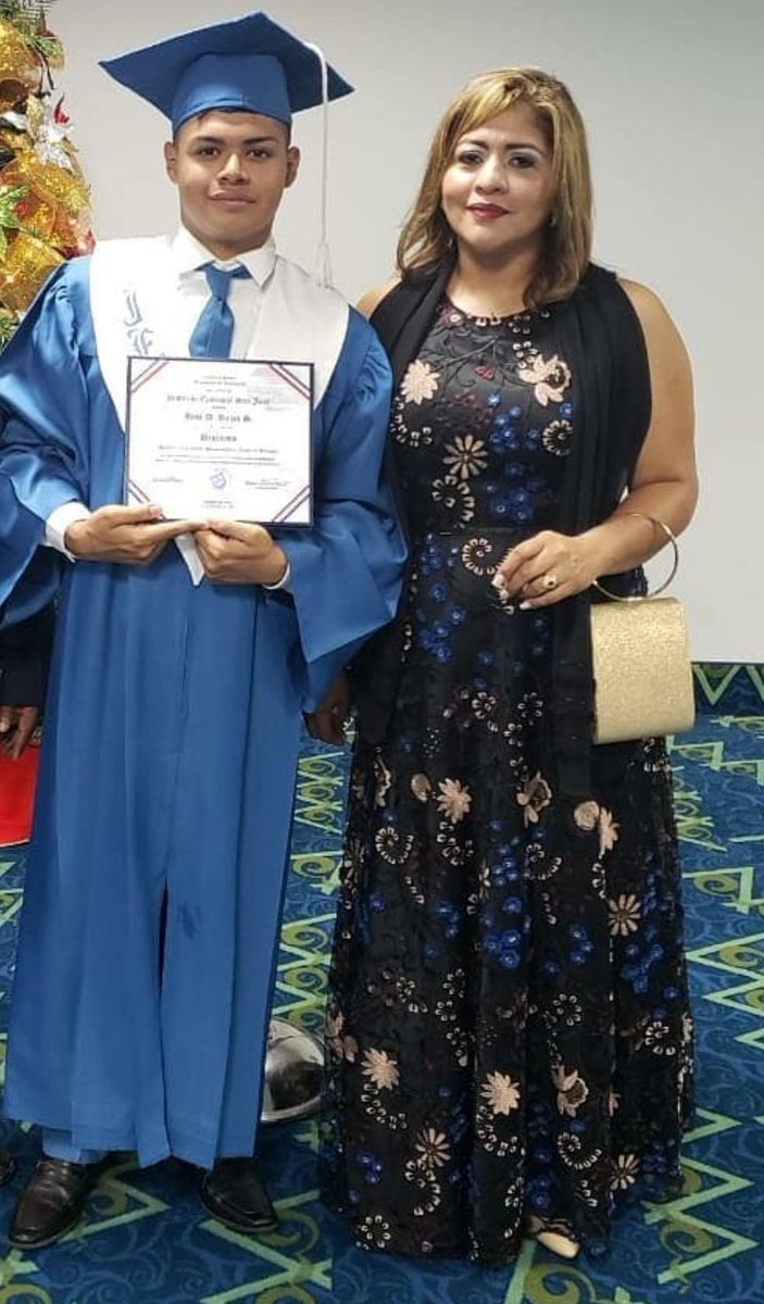 _JosRojas's tweet photo. Feliz Día, lo que más admiro de mi madre es que siempre me enseño a ser un caballero, a nunca rendirme y darme la mejor educación posible. Siempre fue, es y será el ejemplo de no rendirse, sin importar como se vea la situación 👩👦👩👦❤💞
#Reto81 #RetoAEMP
#diadelasmadres @AEMP_UP https://t.co/xICQGfa2i6
