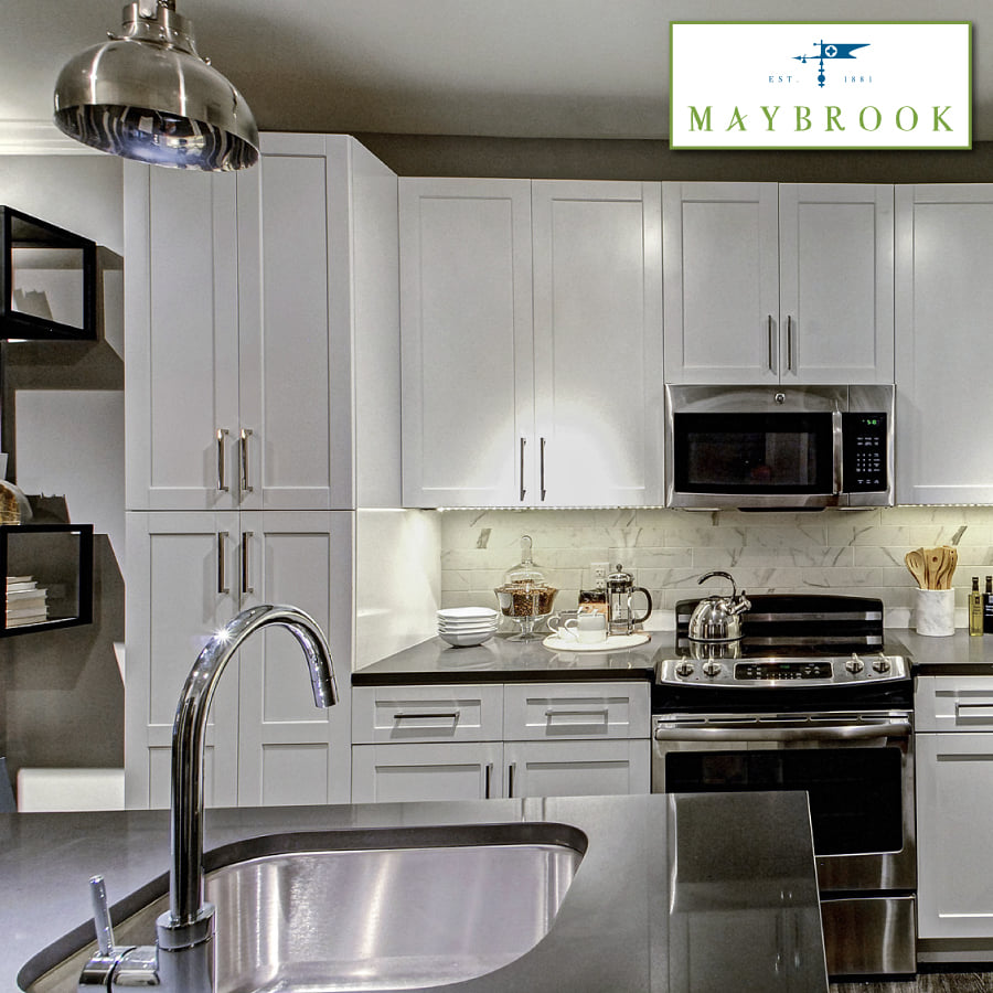 MaybrookApt's tweet photo. Your Maybrook kitchen comes fully equipped with stainless steel appliances, quartz countertops, under cabinet LED lighting, tile backsplash, pendant lighting, and plank flooring. Schedule your personalized tour today! https://t.co/yd6xB1AVft