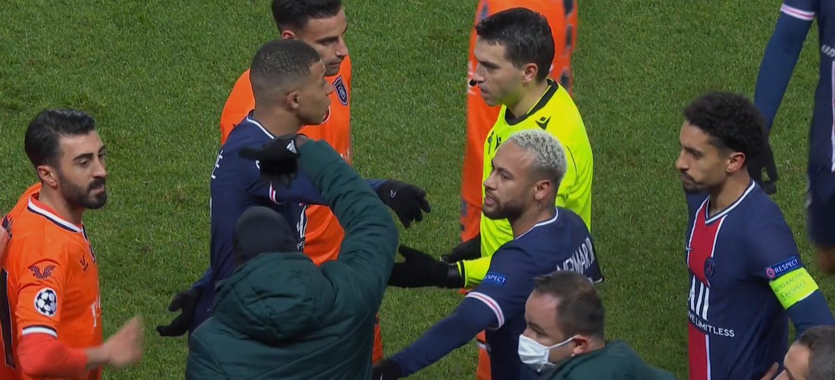mendy_bernard's tweet photo. Non au racisme ! Après l’indignation, place aux actes. Soutien à Pierre Webo après les propos racistes du 4e arbitre de #PSGIBFK. Bravo à @dembabafoot pour son incroyable exemplarité &amp; au @PSG_inside + @ibfk2014 pour cette solidarité. Un combat à mener ensemble face au racisme ✊🏾 https://t.co/gzT4zX29OX