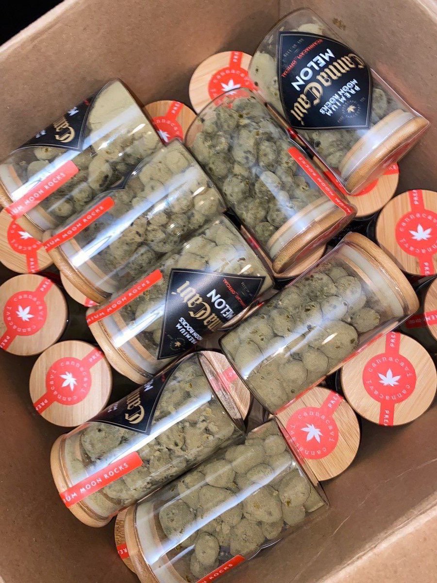 RobertD81978462's tweet photo. +1276806464 WhatsApp #florida #miamia #joint #usastoners #smoke #smokecartel #webehigh #budtrader #hightimes #dakota #gangstermemes #gangsters #smoke #stoners @budsandroses #CannabisCommunity #CannabisNews #miami #Marijuana #420smoke #gangbangers #cannabis hit up WhatsApp only https://t.co/lIHyiRU7yr
