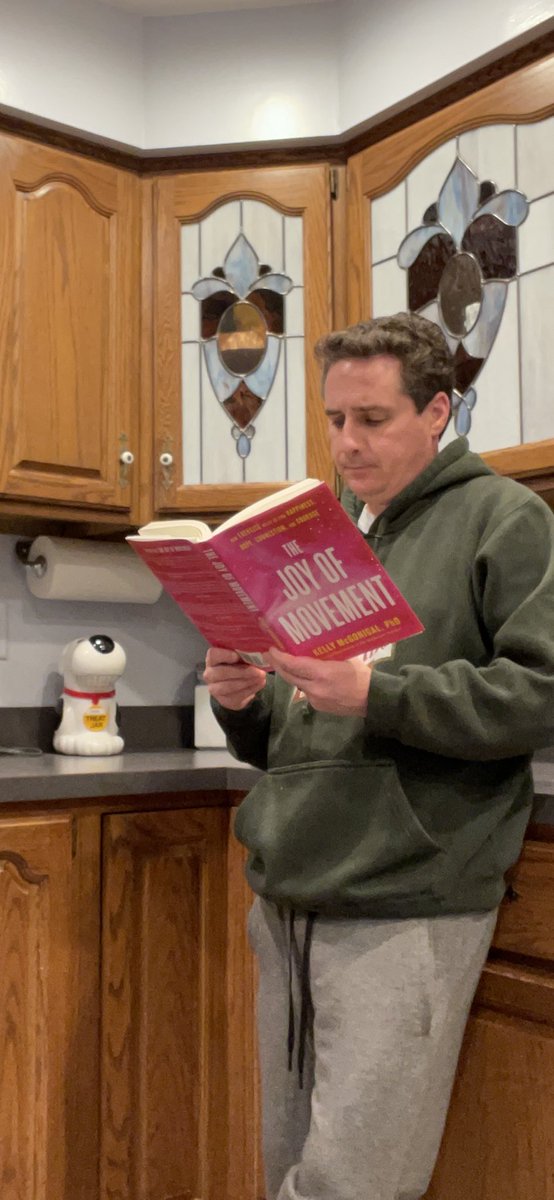 BoPhillips10's tweet photo. I was caught!! Salt Creek Literacy night is almost here. @D59SaltCreek @PtoSalt #caughtreadingsc #D59Learns https://t.co/5bkHwwS6Gr