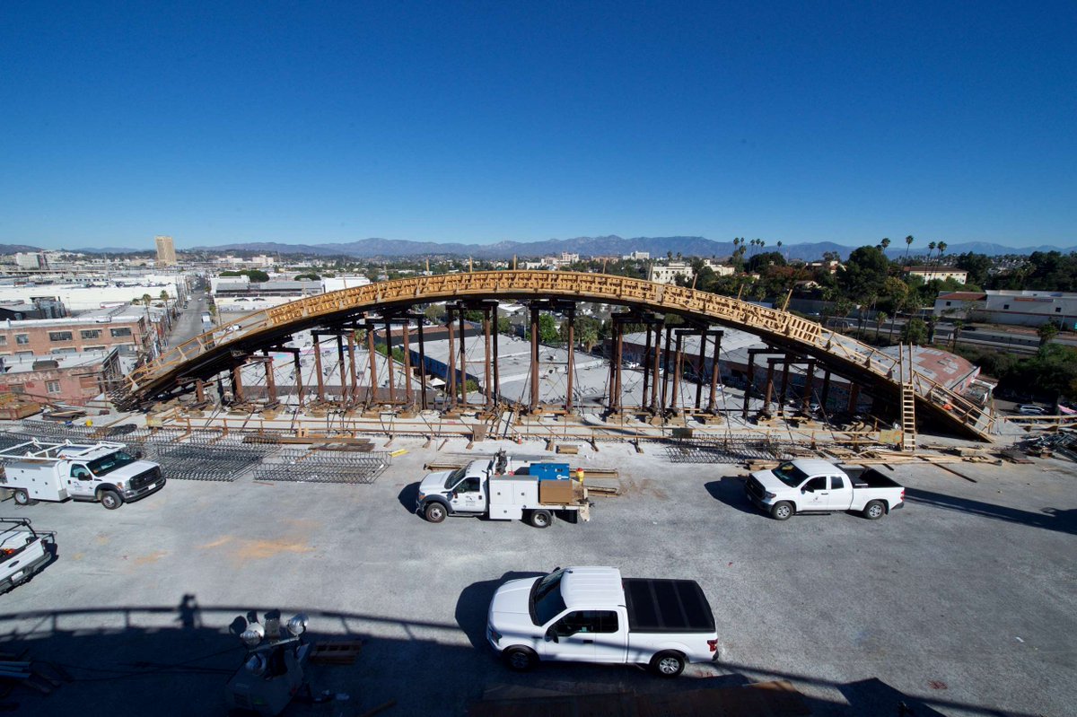 StacyWitbeck's tweet photo. What a stunning view! The LA skyline looks good too ;) Swipe to see how the Sixth Street Viaduct replacement is coming along.

#LAViaduct #SixthStreetViaduct #6thStreetViaduct #LosAngelesTraffic #StacyAndWitbeck #WeBuildCoolStuff #SWIBuilt @6thStViaduct https://t.co/mpe7PXPlE0
