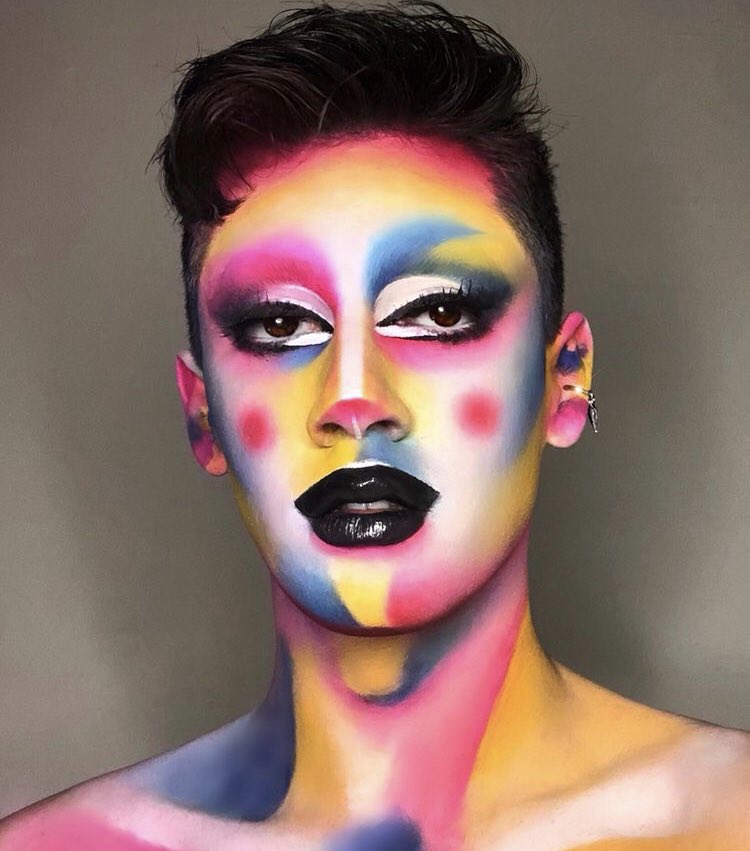 itsjustrogue's tweet photo. it costs $0 to retweet me ✨ a nonbinary drag artist trying my hardest to keep creating content during the 2020 shitstorm 🥵 https://t.co/f4pVgpe5lm