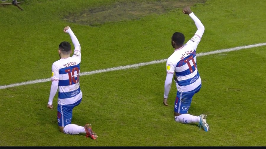 No sábado, parte da torcida do Millwall vaiou o protesto antirracista dos jogadores em campo antes da bola rolar contra o Derby County.

Hoje, os jogadores do QPR foram até a torcida do Millwall e comemoram seu gol desta maneira na frente deles.