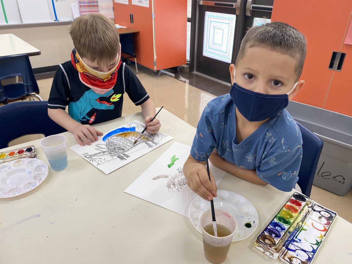 OREARTSTUDIO's tweet photo. I never get over the PURE JOY the littles get when they watch water and paint mix! ❤️ @OakRidgeCISD https://t.co/EWlmKn6DxJ