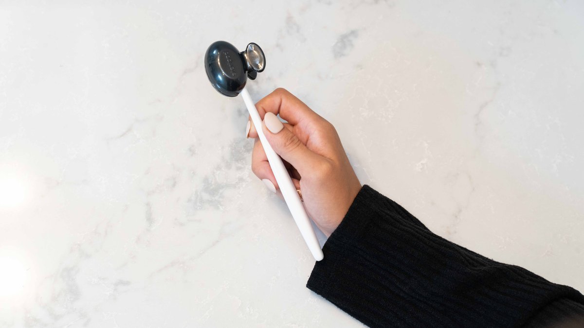 Your toothbrush has one job – keep your smile sparkling. The Steripod Toothbrush Protector prevents dirt and hair from getting on your brush’s bristles. ​
#toothbrush #teeth #smile