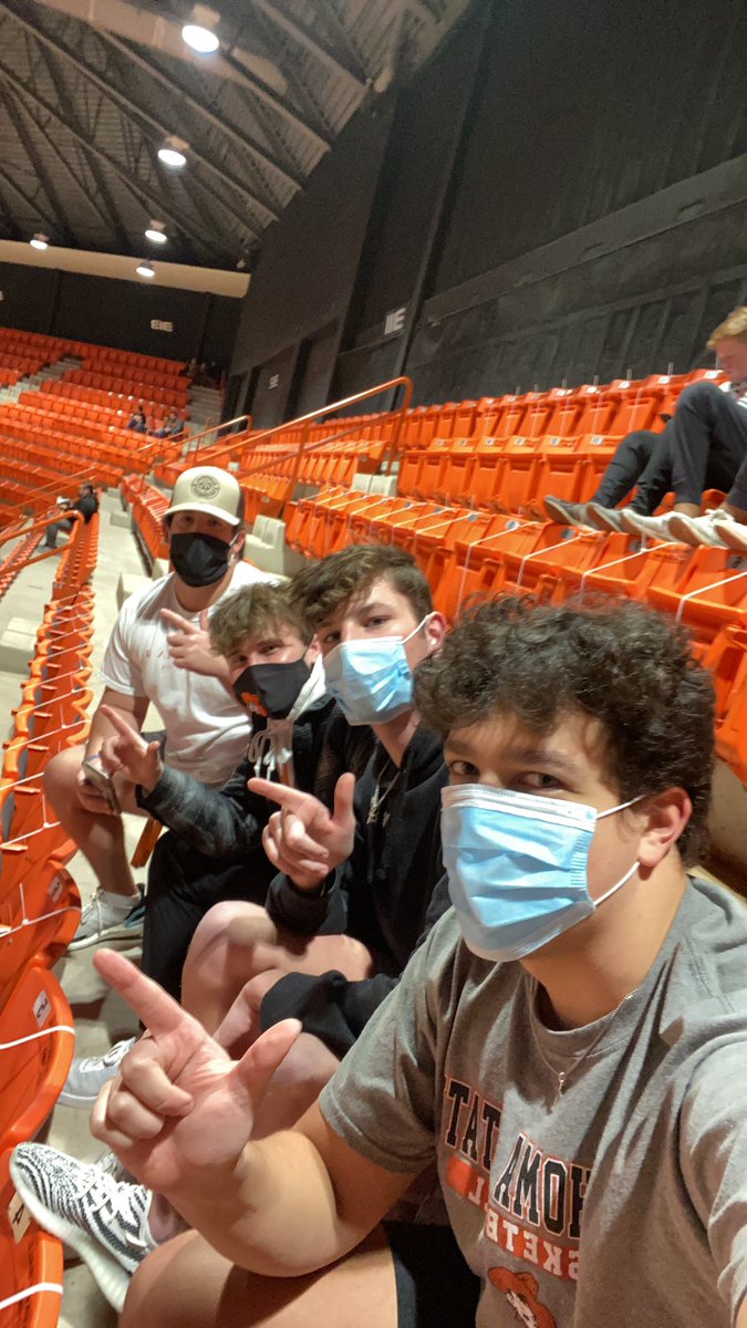 trip_brown12's tweet photo. #gopokes #bigscreen #putmeonit https://t.co/nME6RTCbv0