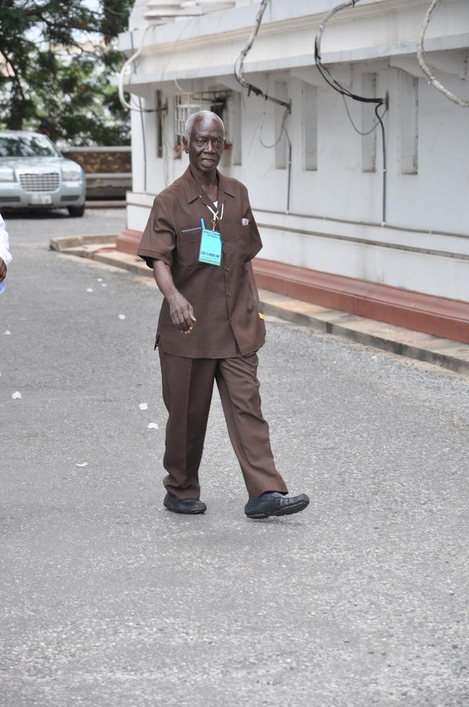 bright_aweh's tweet photo. Am I the only one who misses Dr. Afari Gyan at critical moment like this? The GOAT of Ghana Elections.
Clearly he was unappreciated.
#ElectoralCommission #GhanaDecides2020
#ElectionHQ #NanaAddo #Mahama https://t.co/M7JocFGexP