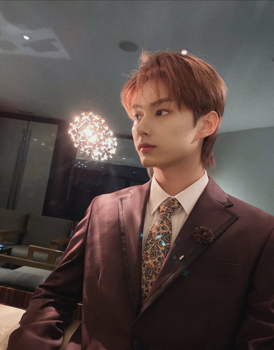 boysbetwt's tweet photo. Tarde, pero bien guapo llegó izuk al #CBSOVERKING porque son un grupo genial que más de uno aquí stanea, por eso nos gusta mucho #SOVERDEVIL https://t.co/zgqgXhCivg