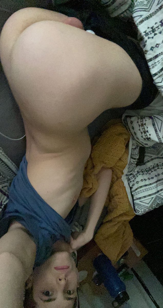 byElectrolitta's tweet photo. I watched, I came, I voted for @rileyfinchxxx for the #GayVNAwards
#FavoriteBottom
#FavoriteTwink 
https://t.co/v381L9Y16A on #GayVNStars https://t.co/ByEnqUf2nX