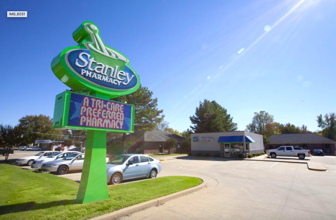 ThinkIdeaStudio's tweet image. There are countless reasons to have a well-designed sign! #Think wants to help you build your brand through unique signage. Check out our past work at thinkis.com/work/. #Marketing