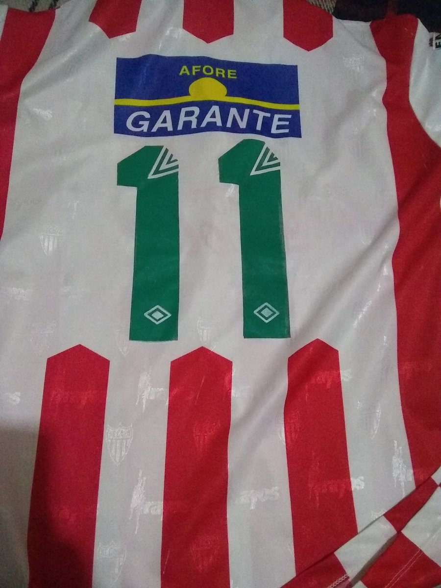 Frato79's tweet photo. Gracias @missagol15 por firmar mi jersey de @ClubNecaxa del torneo de invierno del 98 donde quedaste campeón al ganar el título a la #Chivas de visita en el estadio Jalisco!! https://t.co/oiG3LFzzCI
