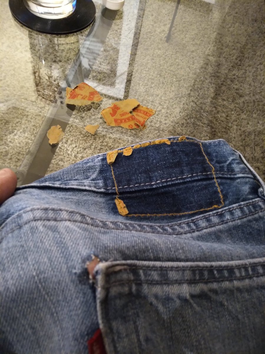 loganonair1065's tweet photo. Bought these @LEVIS #jeans 2 weeks ago from @jcpenney and the tag came off in the wash and there's already a tear in the upper corner of the pocket. #really #whathappened #disappointed https://t.co/fCTQtmigod