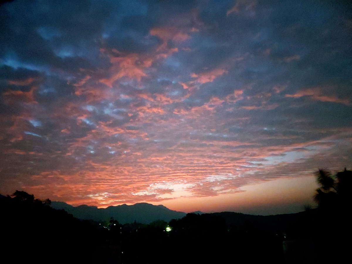 NKTB's tweet photo. 'I have a dream that one day this nation will rise up and live out the true meaning of its creed' MartinLutherKingjr
The month of mesmerizing sunrises is back! https://t.co/bQAOnmV7k5