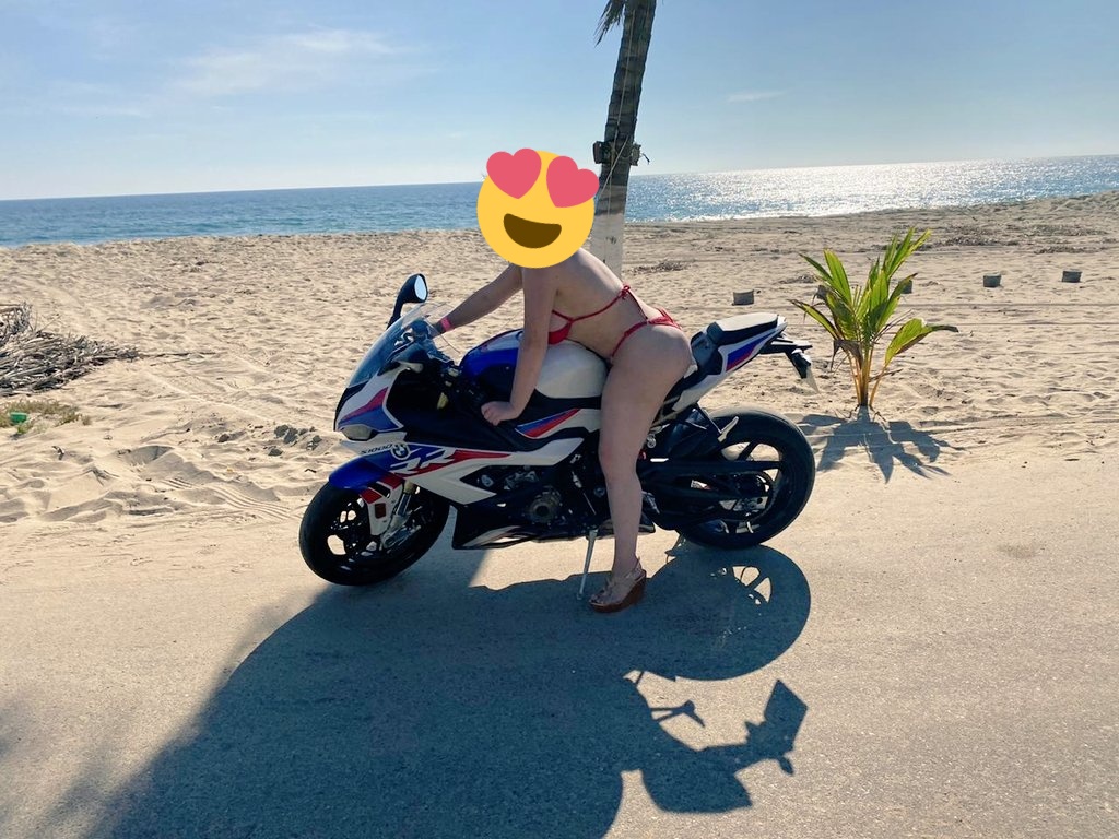 horneybitch2019's tweet photo. Sesión de fotos en en nuestra nueva baby, que mejor lugar para sacarla que el #TakeOverAcapulco2020
Agradecemos a  @LupitaRomaSw 
@LRGroupSw por este magnífico evento, así como la música a cargo de @djlupitobarbon y @tematiksw 
Esperamos verlos pronto!! https://t.co/A8vRte6Qtp