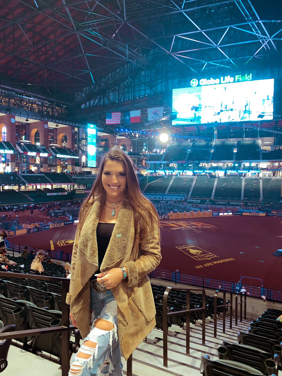 lpbehring10's tweet photo. everything is better in texas #NFR2020 #round6 https://t.co/N3F0u4GSug