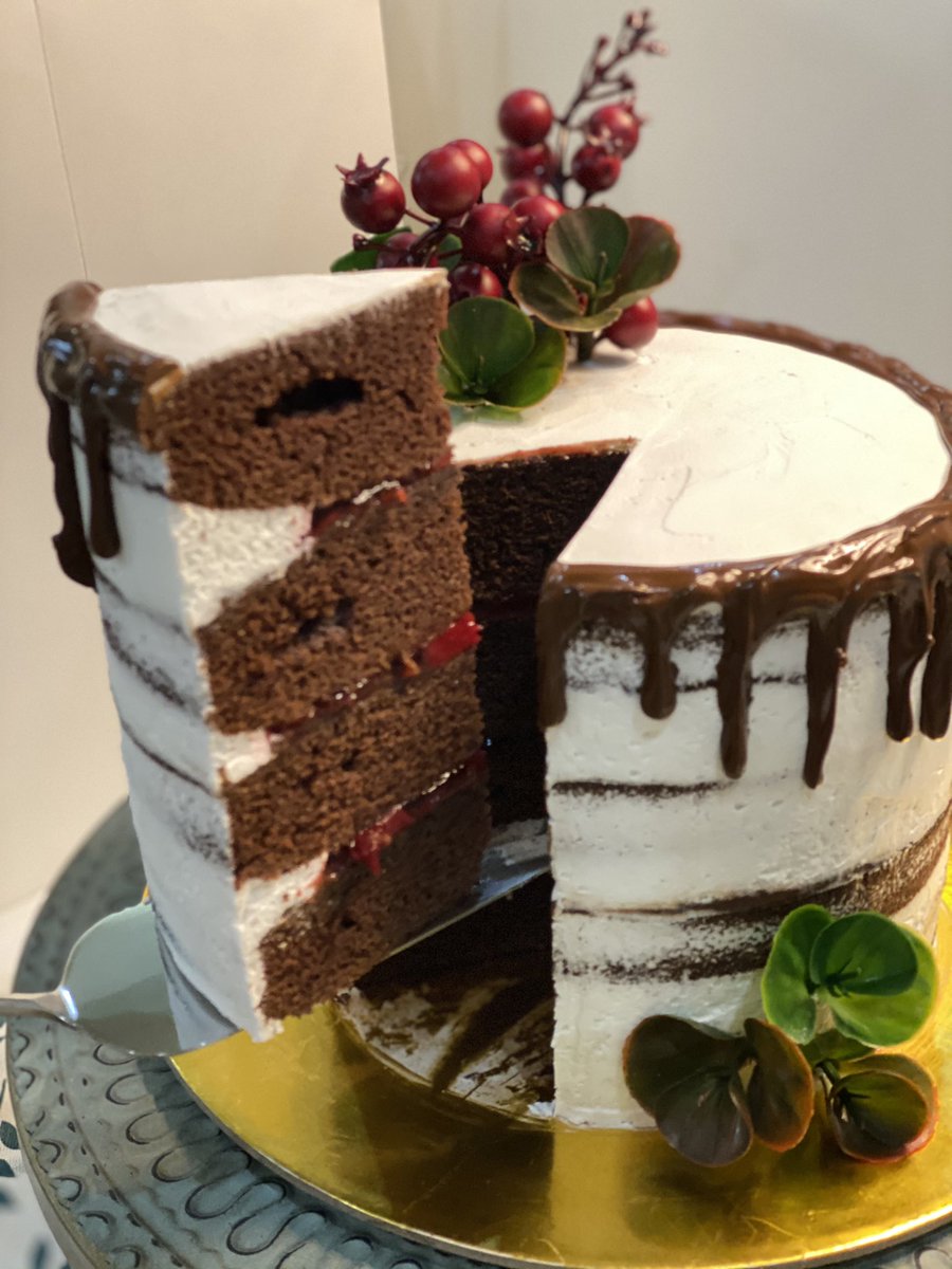 Alanoud_cake's tweet photo. صور لبعض كيكاتي 🎂. 
 #بن_قاسم 
#كيكات_جده https://t.co/YYs0C147pZ