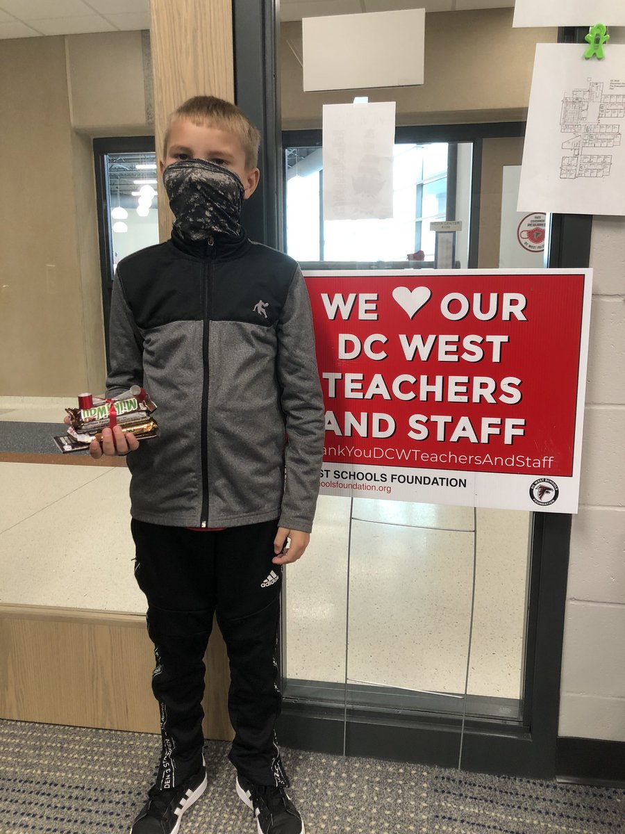 MrJsubbert's tweet photo. Received a great surprise and awesome gift from one of my students today! #Dcwestpride He promised me he was smiling! https://t.co/avYI8N2XJE