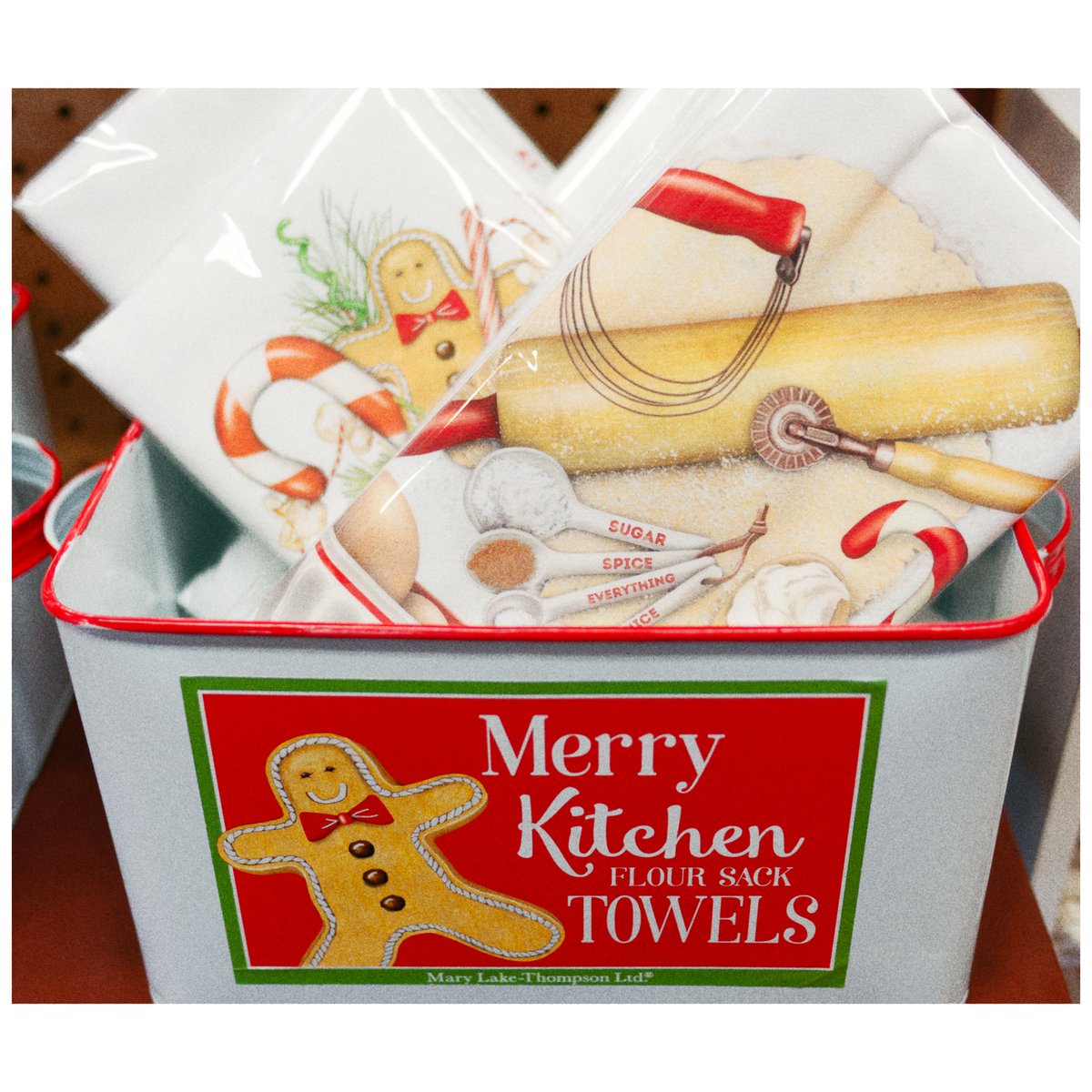newdimestore's tweet photo. What's your go-to Christmas dish? Orange cinnamon rolls are mine! 
#kc #kcmo #kansascity #brooksidekc #shoplocalkc #bkskc #smallbusinesskc https://t.co/gvstIuOanl