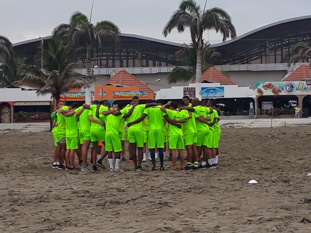 Hace 1 año que hicieron historia. 
Gracias a todos los que formaron parte de tan lindo reto. 
En especial a mi compañera de vida por ser parte fundamental
