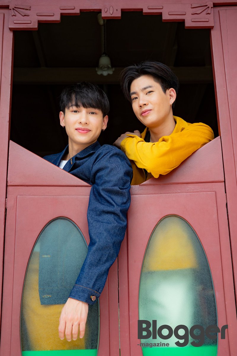 RabendaMagazine's tweet image. สวัสดีวันพุธจ่ะ เหลือเวลาอีก 4 วันนะคะ ใครยังไม่พรีรีบเลยน้าาา #BloggerMagazine ปก #OffGun พร้อมส่งจ้า📦

👉 docs.google.com/forms/d/e/1FAI…

✅ เปิด 6 - 12 ธ.ค.
✅ เริ่มส่งของ 21 ธ.ค.
✅ เล่มละ 219 บาท (ไม่รวมค่าส่ง)
#OffJumpol #GunAtthaphan #ออฟจุมพล #กันอรรถพันธ์ #ออฟกัน