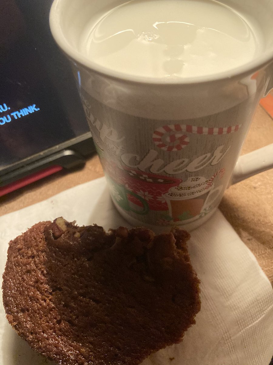 heatherrahman's tweet photo. #NationalBrownieDay https://t.co/6I7wyVkRaH