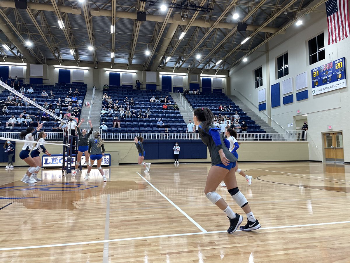 jenny_mcgown's tweet photo. STATE FINALS here we come! 🎉🎉🎉 CONGRATULATIONS to the truly unbelievable @KleinVolleyball. Can’t wait for Saturday! 💙💛 #GoBearkats https://t.co/bHD1VnMle7