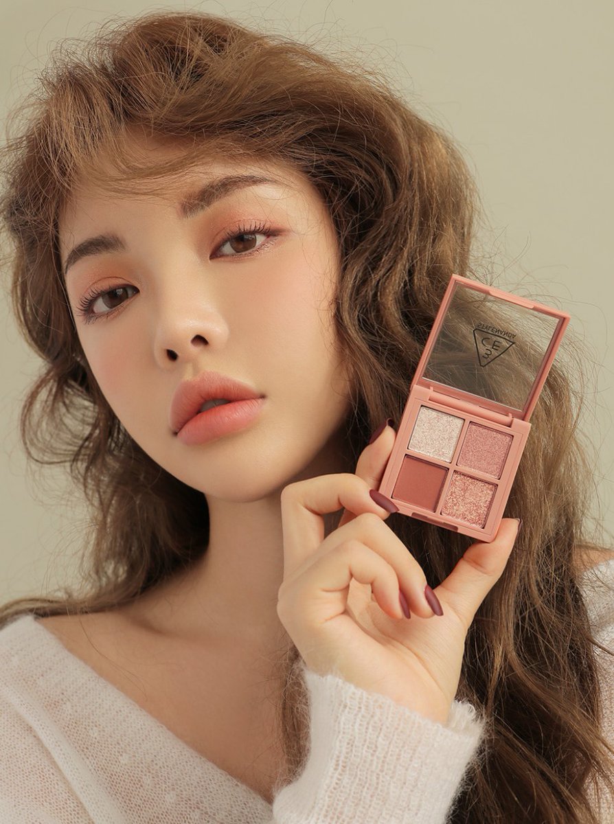 3ce_official_jp's tweet photo. /
3CE MINI MULTI EYE COLOR PALETTE
#SECONDPAIR
\
自由自在にロマンティックな目元を演出するフェミニンピンクブラウン💓
*STYLENANDA HARAJUKU STOREでの販売日程は未定です。
▶https://t.co/RIyIekPbeH https://t.co/LFCGDfkIww