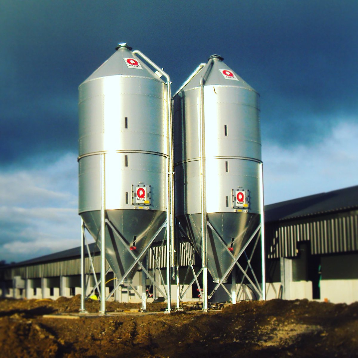 Two 25 tonne silos on 4 legs with weigh cells supplied to a poultry house in county Monaghan #Qmac #Silos #QmeansQuality #Magnelis #Poultry