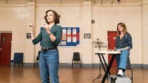 merlinpapin3's tweet photo. Ce soir sur @canalplus , #SingingClub de #PeterCattaneo avec #KristinScottThomas #SharonHorgan #AmyJamesKelly #GregWise #GabyFrench #EmmaLowdes #JasonFleming
@Jouxplane83 @FredOL69007 @tbarnaud https://t.co/i8uHYX5ea2