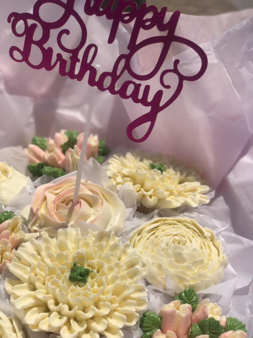 RBakerybox's tweet image. Each baked good that we produce at Bakery Box has carefully selected ingredients to ensure the best quality. 

Our cakes 🎂 just don’t look good they taste great. It’s more than just cake 🍰 it’s an experience. 

For an unforgettable experience Call/App Rufaro on +263787512553