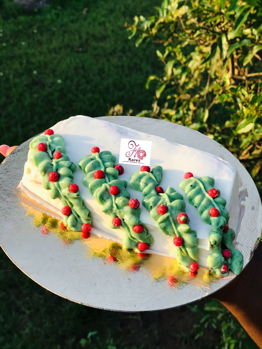 FloraresP's tweet photo. 🎂🎄🎂
#Noel #Noel2020 #NoelPourTous #Christmas #Christmas2020 #ChristmasIsComing #christmas #TgTwittos https://t.co/XhzK2qaATa