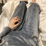 二度と脱ぎたくなくなるくらい気持ち良い。UNIQLOのベロア生地のパジャマ。