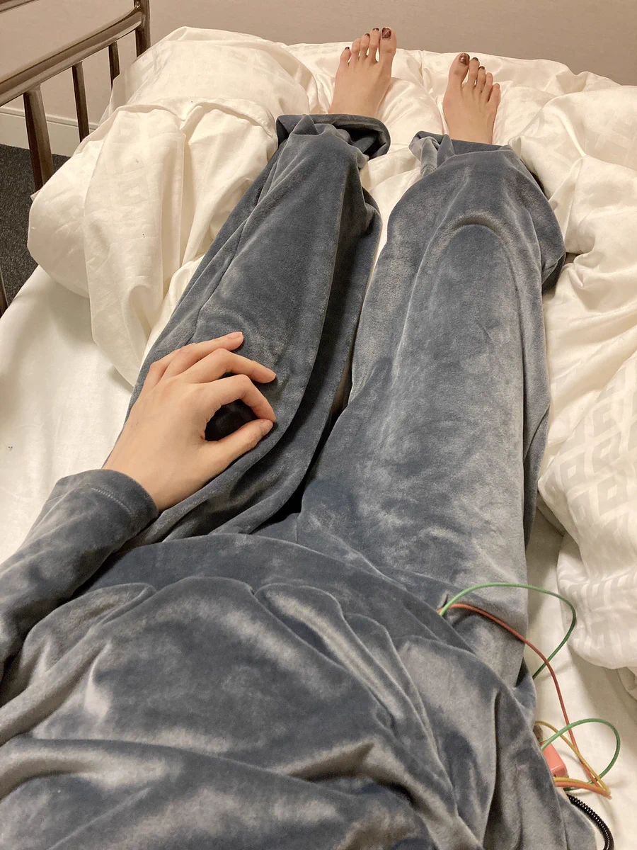 二度と脱ぎたくなくなるくらい気持ち良い。UNIQLOのベロア生地のパジャマ。