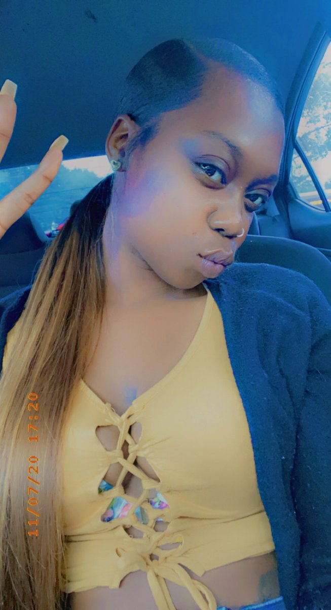 pretty_blackluv's tweet photo. My “I’m back on Twitter” photo drop 🥴😂🤷🏾‍♀️ https://t.co/ywDsHScXjk