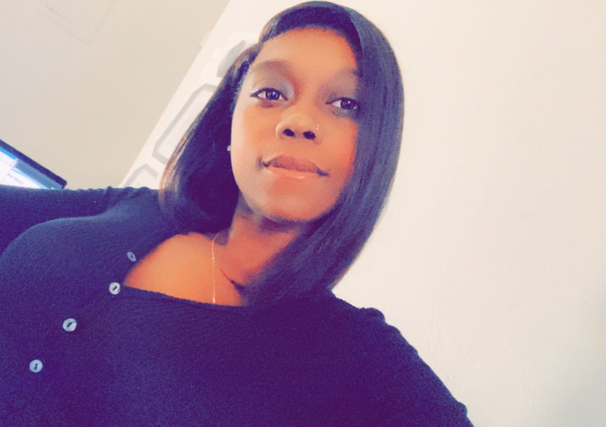 pretty_blackluv's tweet photo. My “I’m back on Twitter” photo drop 🥴😂🤷🏾‍♀️ https://t.co/ywDsHScXjk