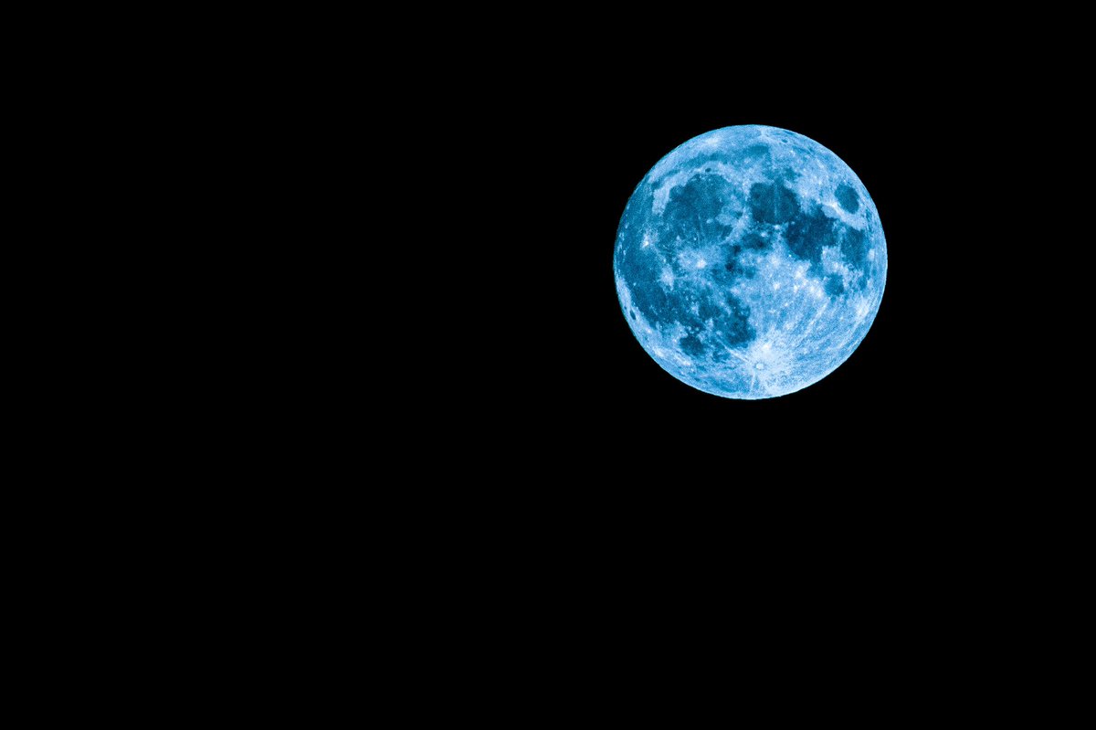 imaginedbyjoy's tweet photo. I took “Blue Moon” and ran with it https://t.co/Wr9h9MTnV0