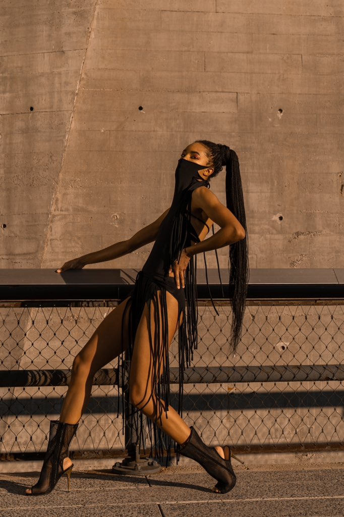 StyleLab323's tweet image. #pause #urban #goddess in #concrete #jungle #fringebathingsuitbuiltinvail #model @afroshad #photography @gh0s7 #styleanddesign @StyleLab323