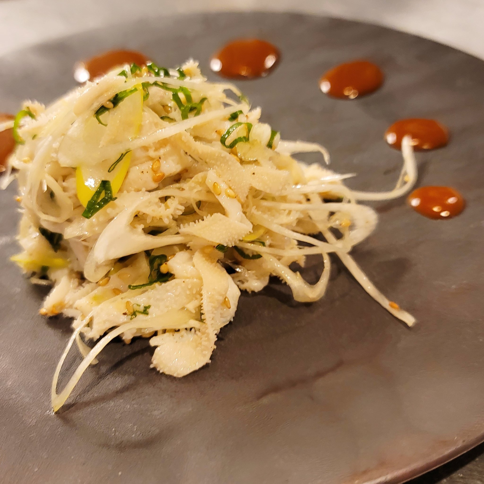 焼肉ゆかわ Na Twitterze 白センマイ刺し 黒皮を湯掻いて剥いたセンマイはソフトな食感です 保健所より生食提供の許可を受け生肉メニュースタート A5等級の生食ユッケご賞味ください センマイ刺し 白センマイ刺し 焼肉ゆかわ わかる人はわかる 尾山台焼肉 Wagyu