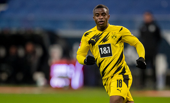 KickOffMagazine's tweet photo. Borussia Dortmund's African-born wonderkid Youssoufa Moukoko has become the UEFA Champions League's youngest-ever player. 

Full story ➡️ https://t.co/gHj2WCP2s4 https://t.co/KnTQKJYGX6