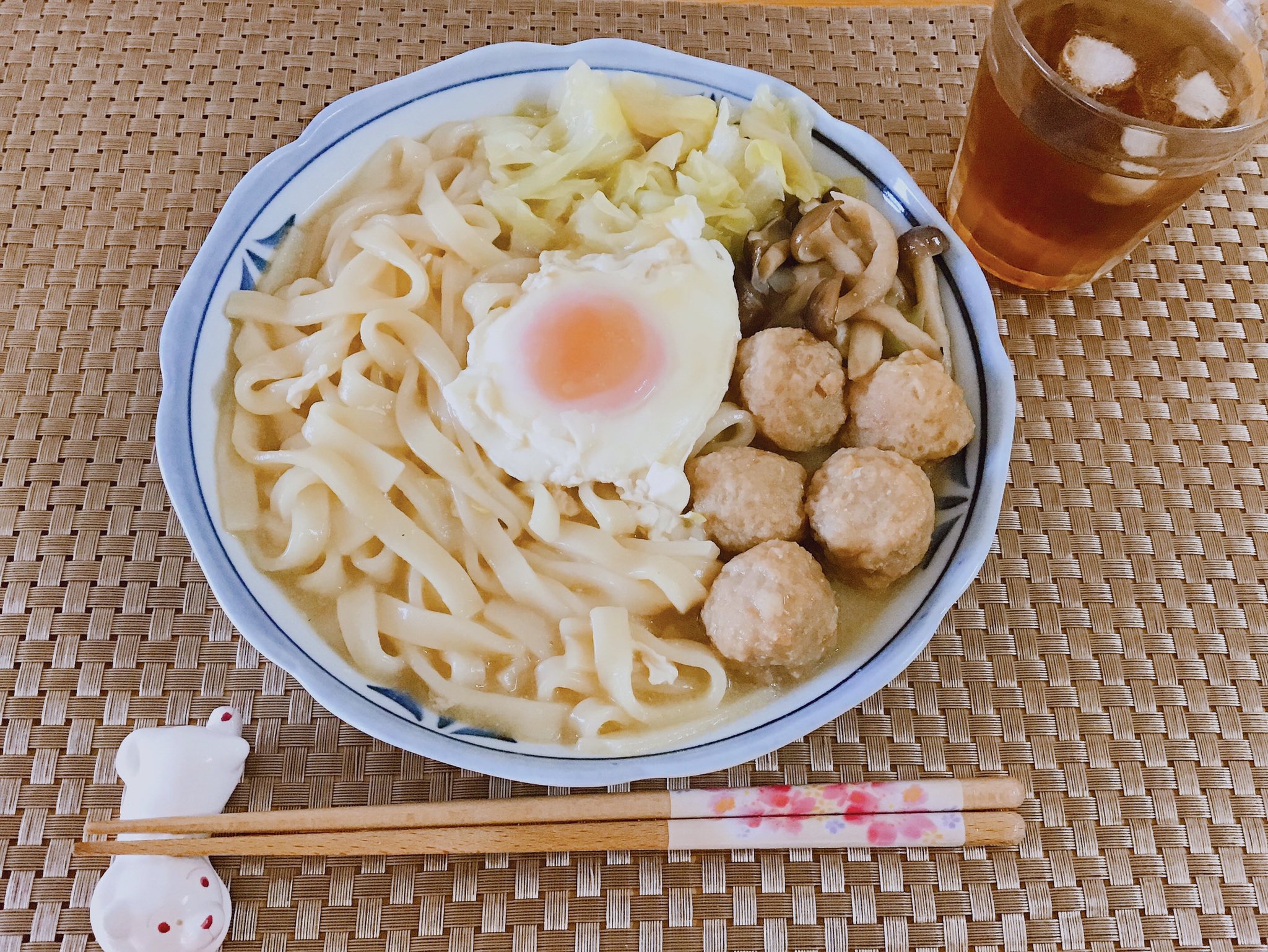 業務スーパー大好き 今日のお昼は業務スーパーの冷凍きしめんと肉だんごで味噌煮込みうどんでした きしめんも肉だんごも卵をからめて パクッとな おいしかったです T Co Upuewfanzb Twitter