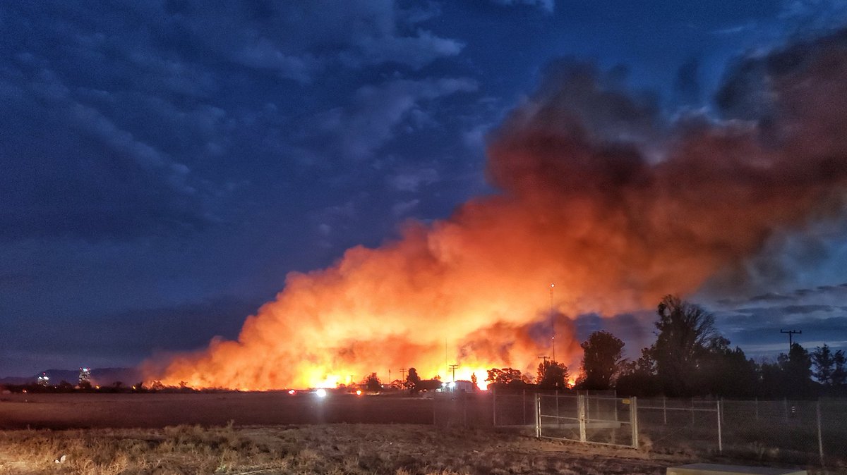 J8VRM's tweet photo. I'm late to the fun... But here are my shots from the #perkinfire this evening... https://t.co/7Dgku8hzo2