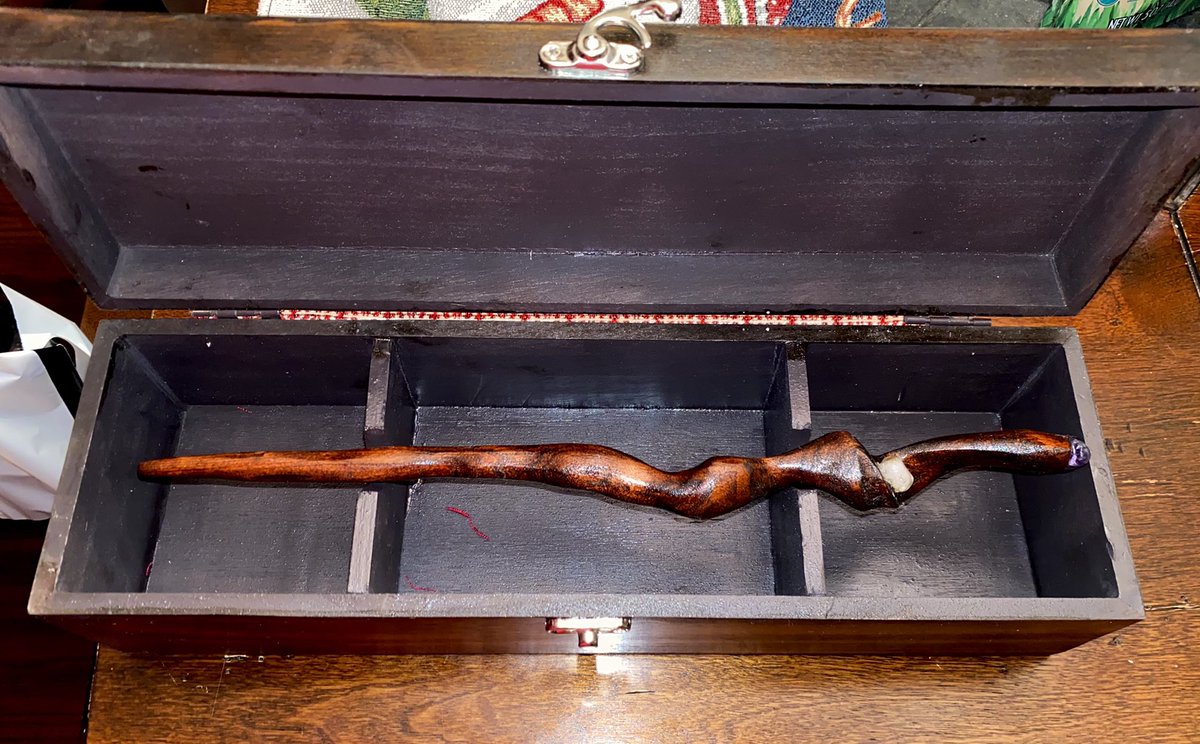 TarboWands's tweet photo. New wand and case for customer. Willow wand w chevron amethyst n citrine. Willow is protective and grounding. A calming and relaxing stone, Chevron amethyst, one of best stones to enhance intuition. Citrine is great to sharpen confidence and unlocking personal power n creativity. https://t.co/4o90TddzBU