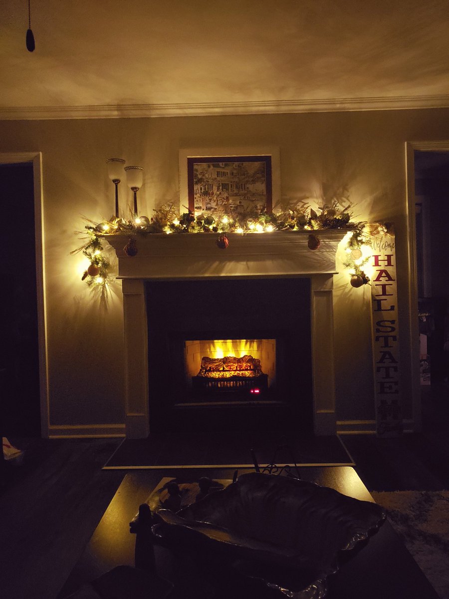 My Beautiful wife is a professional Christmas 🎄 decorator! #HAILJESUS