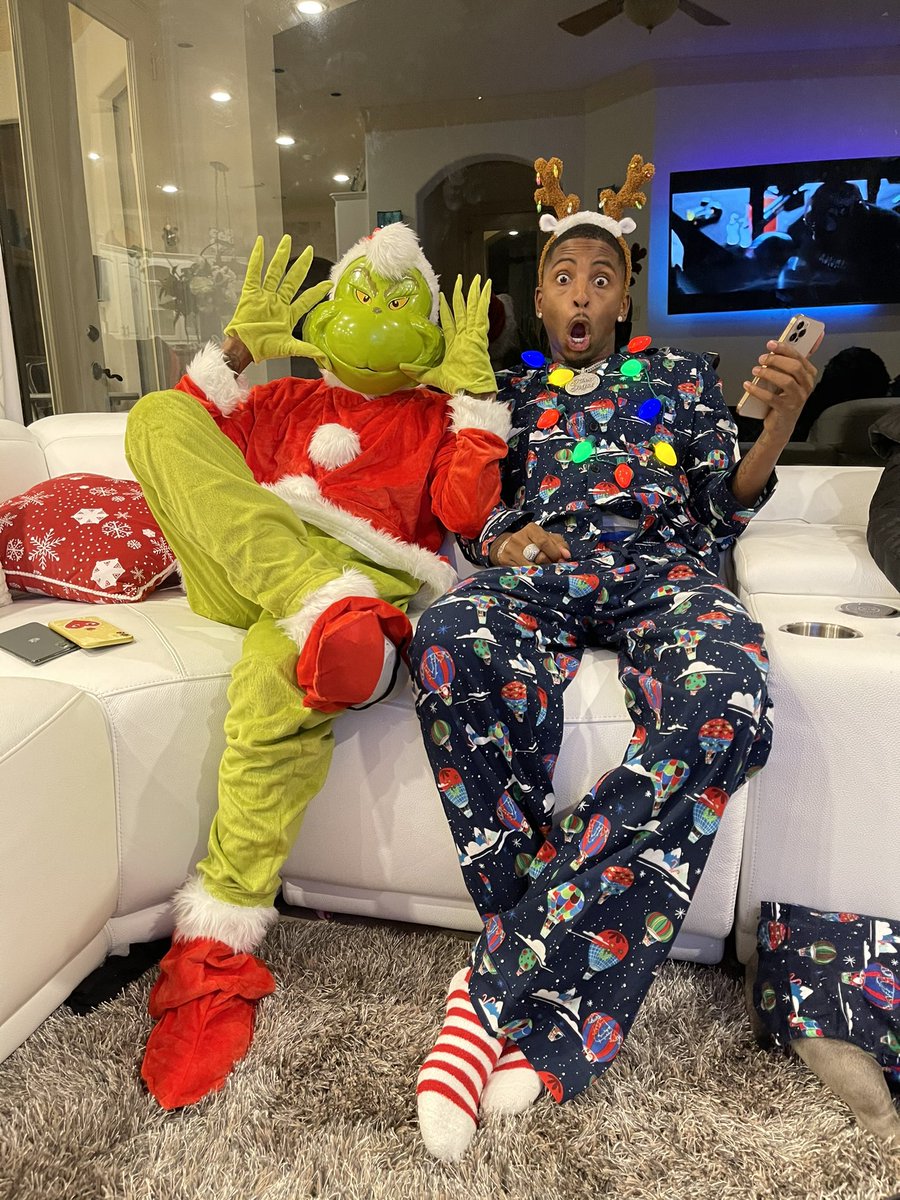 Funnymike's tweet photo. Rt for cashapp feel like blessing some ppl❤️ https://t.co/xWDaJbIJKK