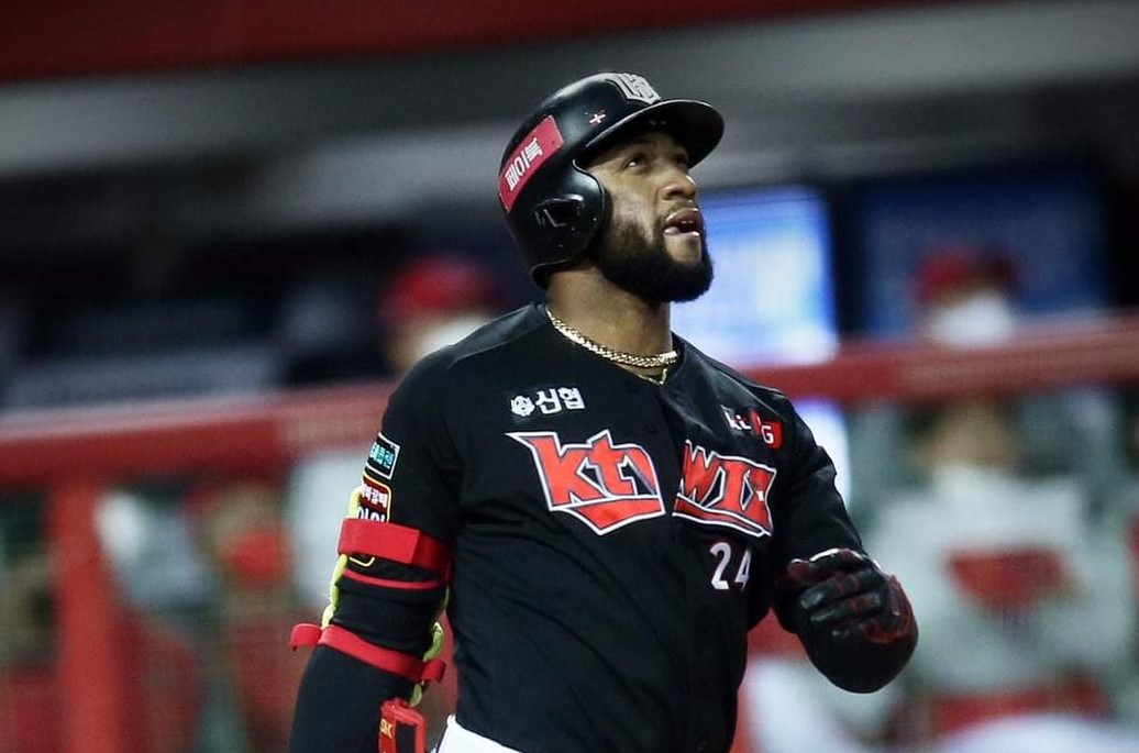 MLB Trade Rumors on X: "Mel Rojas Jr. Signs With Hanshin Tigers https://t.co/YZQfzxG7WI https://t.co/ZdqPdIoryp" / X