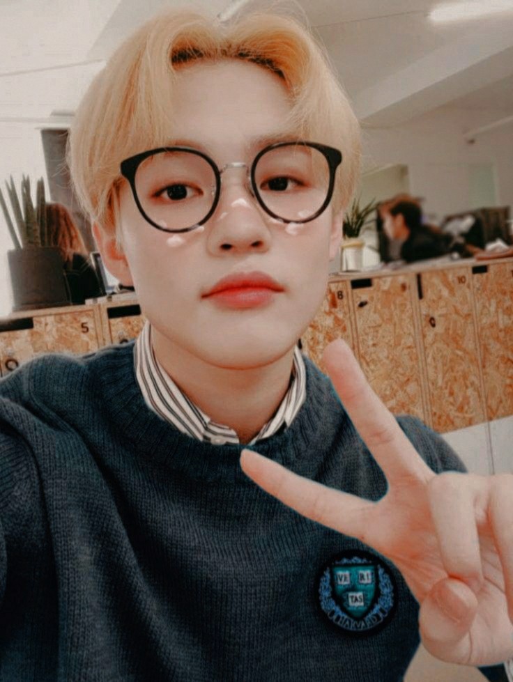 chenlevanter's tweet photo. •Desculpa por não conseguir fazer melhor lele :(

✦𝐈 𝐋𝐨𝐯𝐞 𝐲𝐨𝐮, 𝐦𝐨𝐫𝐞 𝐭𝐡𝐚𝐧 𝐲𝐨𝐮 𝐤𝐧𝐨𝐰ᵔ •ᴥ• ᵔ

#NCTzenSelcaDay @NCTsmtown @NCTsmtown_DREAM https://t.co/uKwZ0RgpIv