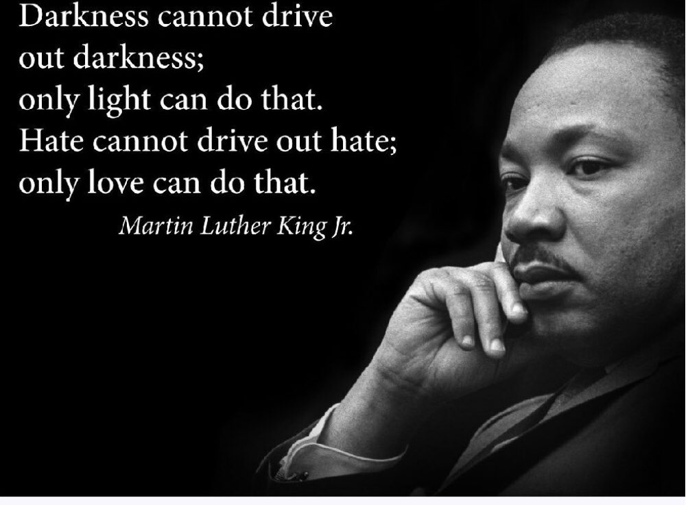 Pics were found here: https://ardenno.se/konstnar/henke-martinsson/