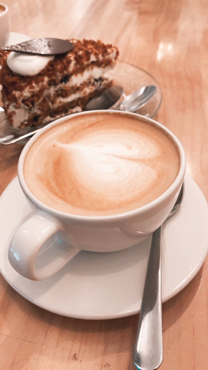 vanesacarro_'s tweet photo. Lugares que enamoran por dentro y por fuera 🥰
#madrid #aromaandbread https://t.co/ys9DMLz0RC