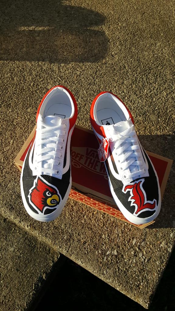 christoph_inks's tweet photo. @Orlando_Larry52 I think everybody wearing Vans 😎 https://t.co/jI96cV1ETx